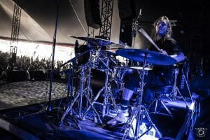 “Nous ne sommes pas là grâce à nos pères, mais grâce à notre talent” : Simon Crahan de Vended répond aux accusations de népotisme