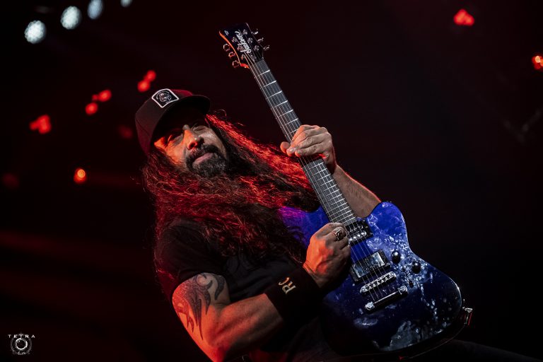 Rob Caggiano fait une déclaration sur son récent départ de Volbeat : “J’aimerais dire certaines choses publiquement…”