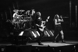 “Nous avons reçu beaucoup d’attention de la part des médias, ce qui nous a surpris” ; Sharon den Adel parle de la nature politique du dernier album de Within Temptation