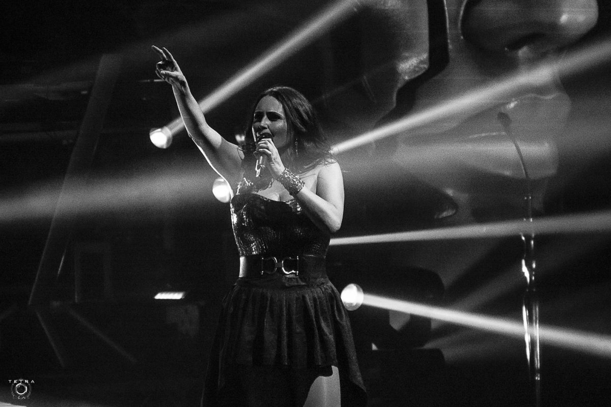 Within Temptation sortira son nouveau single, Bleed Out, ce mois-ci (sur les femmes qui luttent pour leurs droits en Iran)