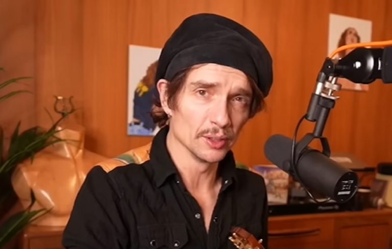 Justin Hawkins de The Darkness sur le renouveau du rock des années 70 : “Cela empêche le rock d’avancer”