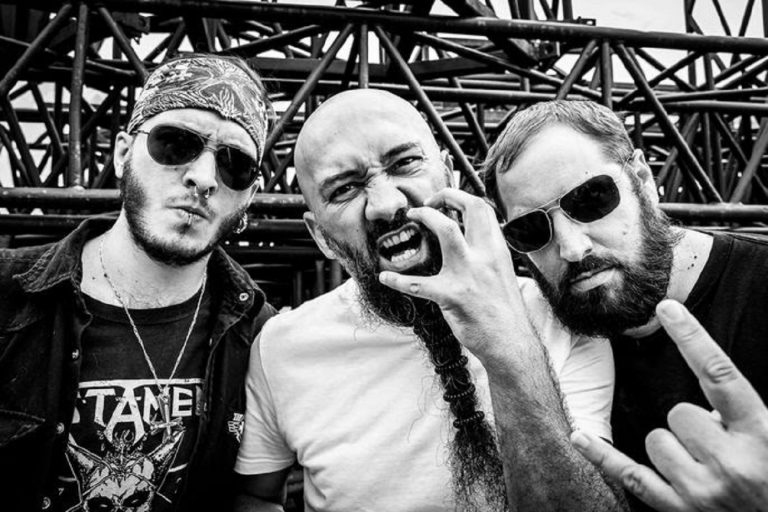 Le groupe de Thrash Metal réunionnais Lomor sera bientôt en tournée en France