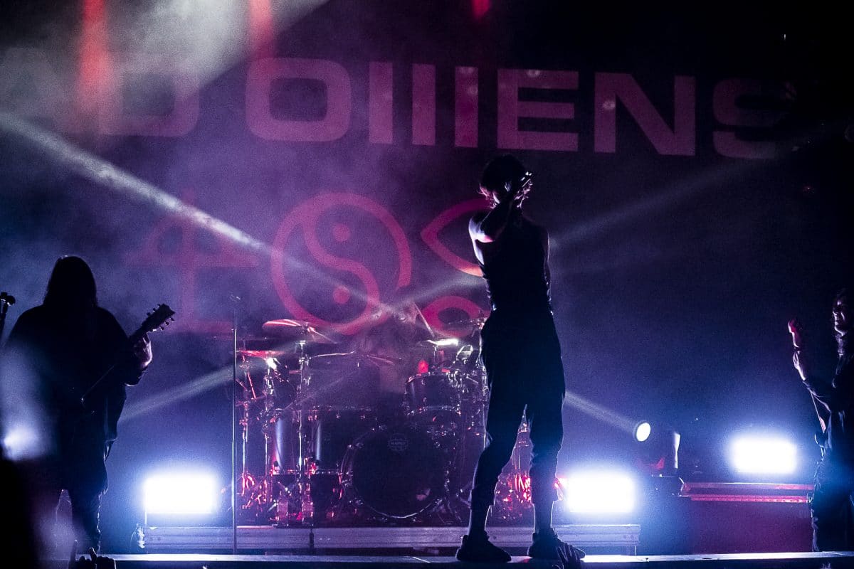 Le chanteur de Bad Omens « comprend parfaitement » pourquoi son groupe a été comparé à Bring Me The Horizon par le passé