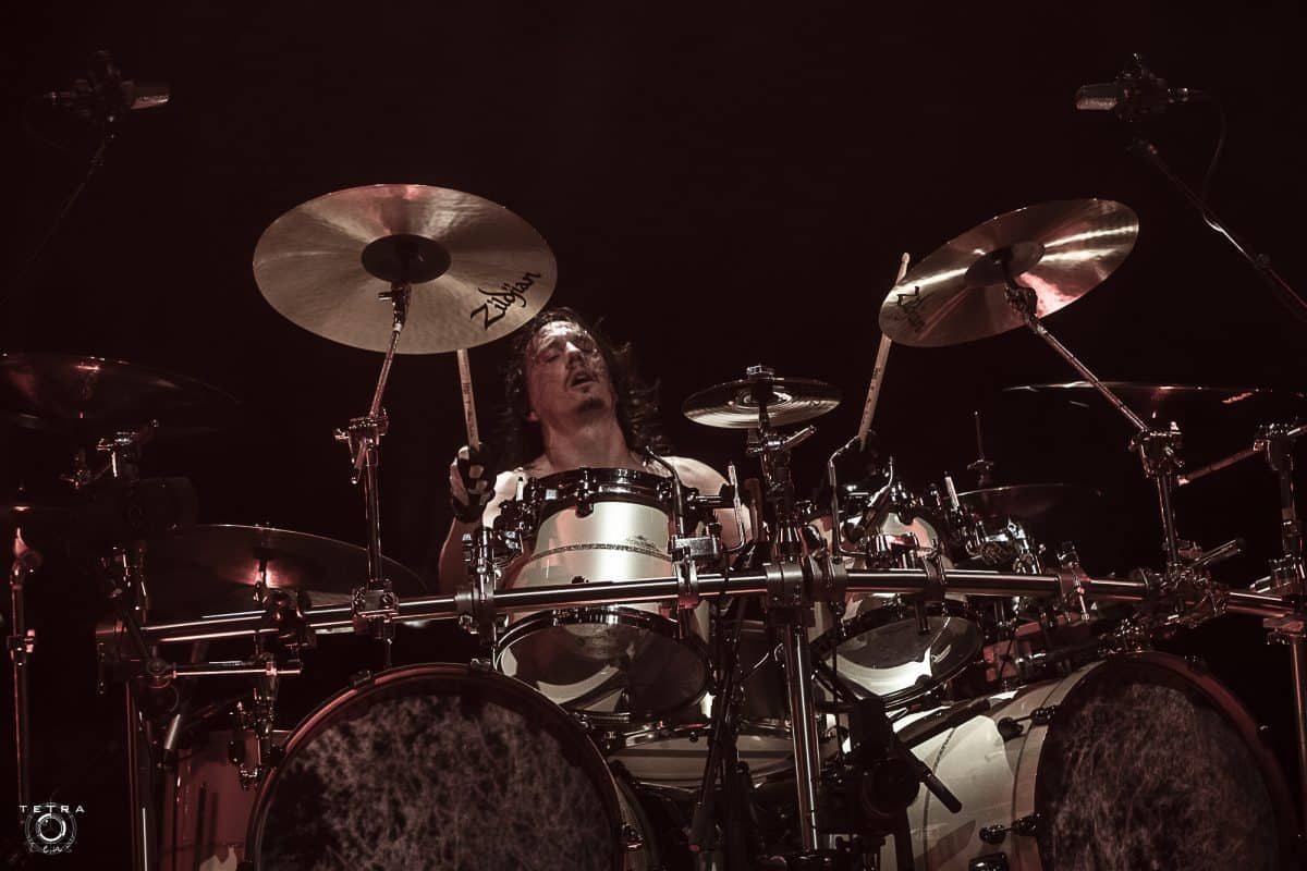Mario Duplantier de Gojira donne une performance démentielle de The Art of Dying pour Tama