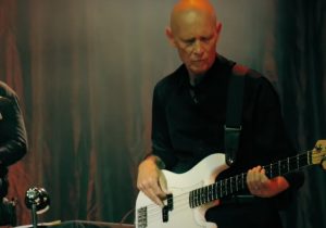 Michael Rhodes, bassiste réputé, est mort à 69 ans