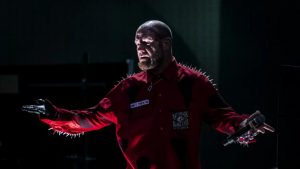 Ivan Moody, le chanteur de Five Finger Death Punch, raconte comment il s’est fait trois hernies et donne des nouvelles de sa santé
