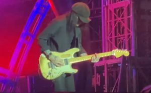 Mötley Crüe : Quelqu’un a partagé le retour son de Mick Mars lors de la tournée des stades 2022