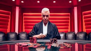 Till Lindemann, le chanteur de Rammstein, incarne 5 personnages dans une nouvelle publicité pour un site de poker