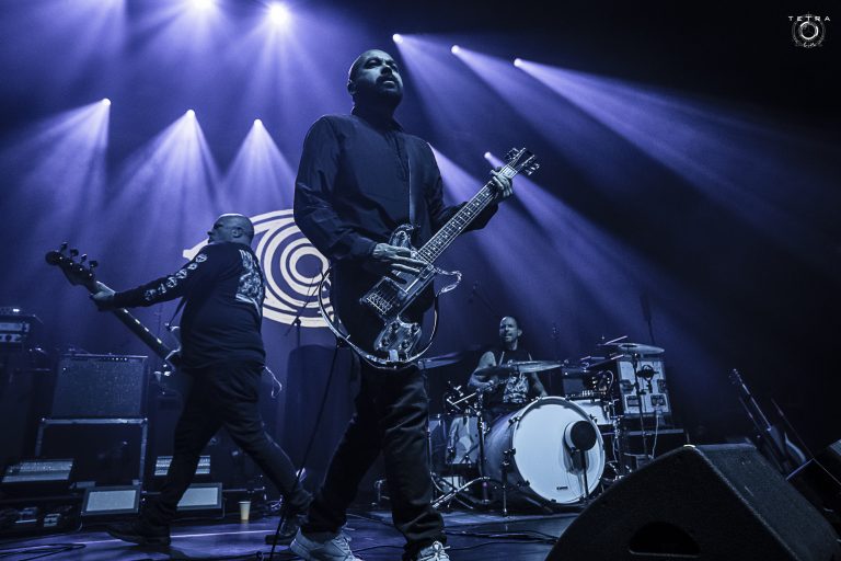 Hangman’s Chair dévoile Kowloon Lights et annonce Saddiction pour février 2025