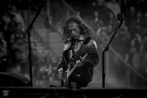 Kirk Hammett de Metallica oublie comment jouer l’intro de Nothing Else Matters, s’excuse auprès des fans et recommence