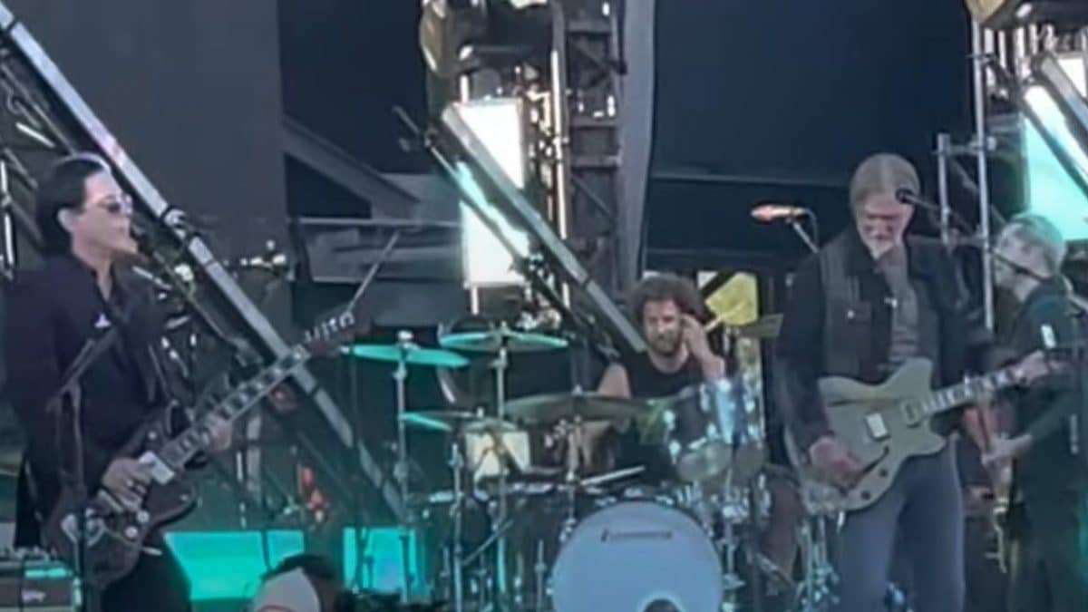 Les Queens Of The Stone Age donnent leur premier concert depuis plus de 3 ans (vidéos disponibles)