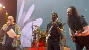 Dream Theater rejoint par Devin Townsend et Tosin Abasi pour une performance époustouflante de The Spirit Carries On