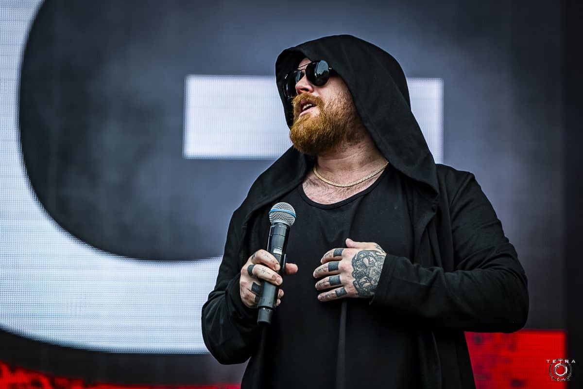 Asking Alexandria célèbre la sortie de son nouvel album avec un clip vidéo pour Let Go