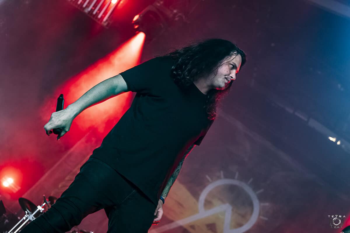 « Nous cherchons un guitariste disponible toute l&rsquo;année » : Born Of Osiris lance un appel aux musiciens après le départ de Lee McKinney