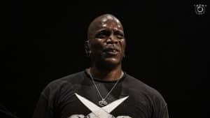 Le chanteur de Sepultura estime que “les salles de concert se montrent extrêmement cupides” : “C’est totalement aberrant”