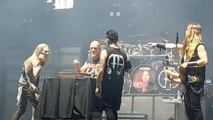 Phil Anselmo de Pantera a fêté son 55ème anniversaire sur scène en Italie (avec un gâteau et tout le reste)