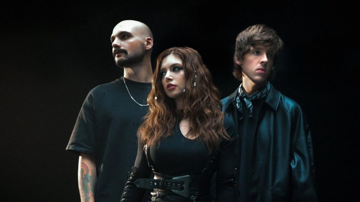 Against The Current publie un nouveau single, Silent Stranger