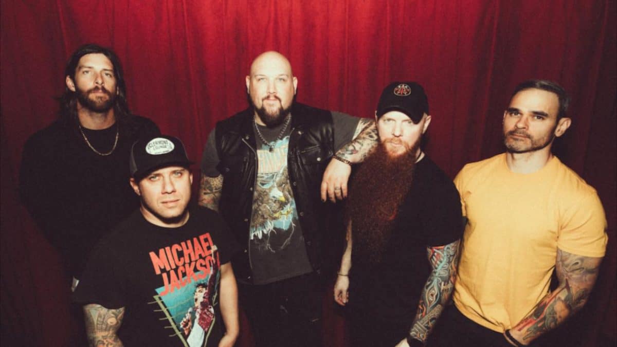 Atreyu annonce la sortie du dernier volet de sa série de trois EP, A Torch In The Dark