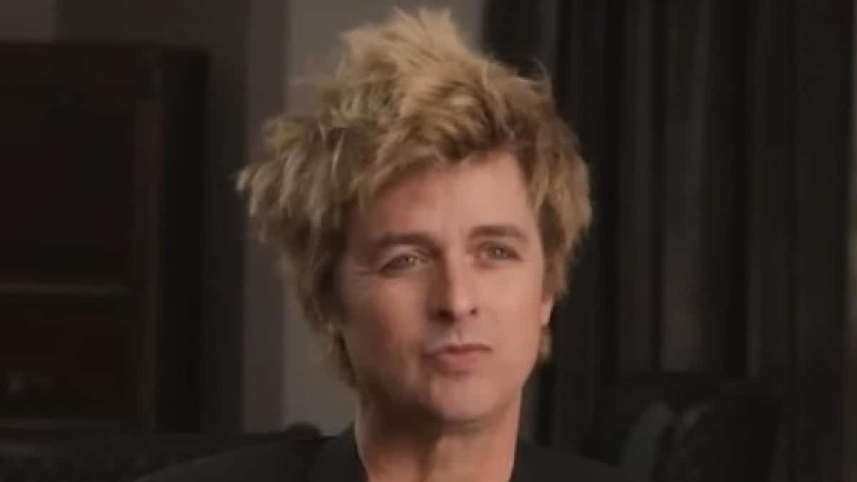 Green Day explique pourquoi ils renouent avec les chansons politiques : « Il semble que ce soit le moment idéal »