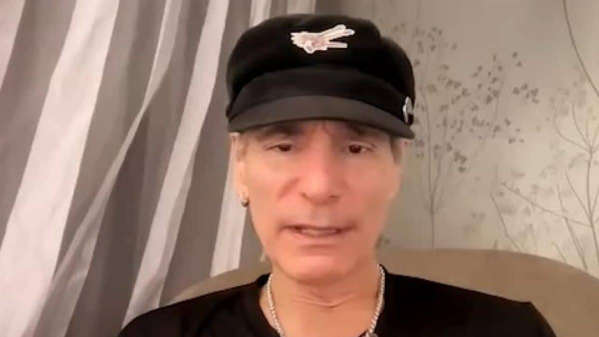 Steve Vai aux personnes stressées : “La vérité, c’est que vous vous en sortez très bien. Soyez plus gentil avec vous-même”