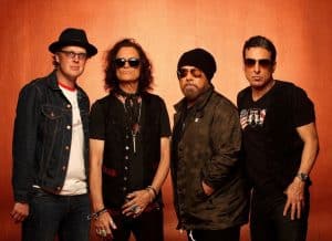 Le supergroupe de hard rock Black Country Communion prévoit de sortir son cinquième album en juin