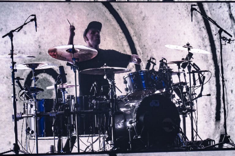 “Nos cinq premiers albums ne nous ont pas vraiment fait percer” : Dan Searle parle de la longévité d’Architects et de ce que représente le nouvel album The Sky, The Earth & All Between