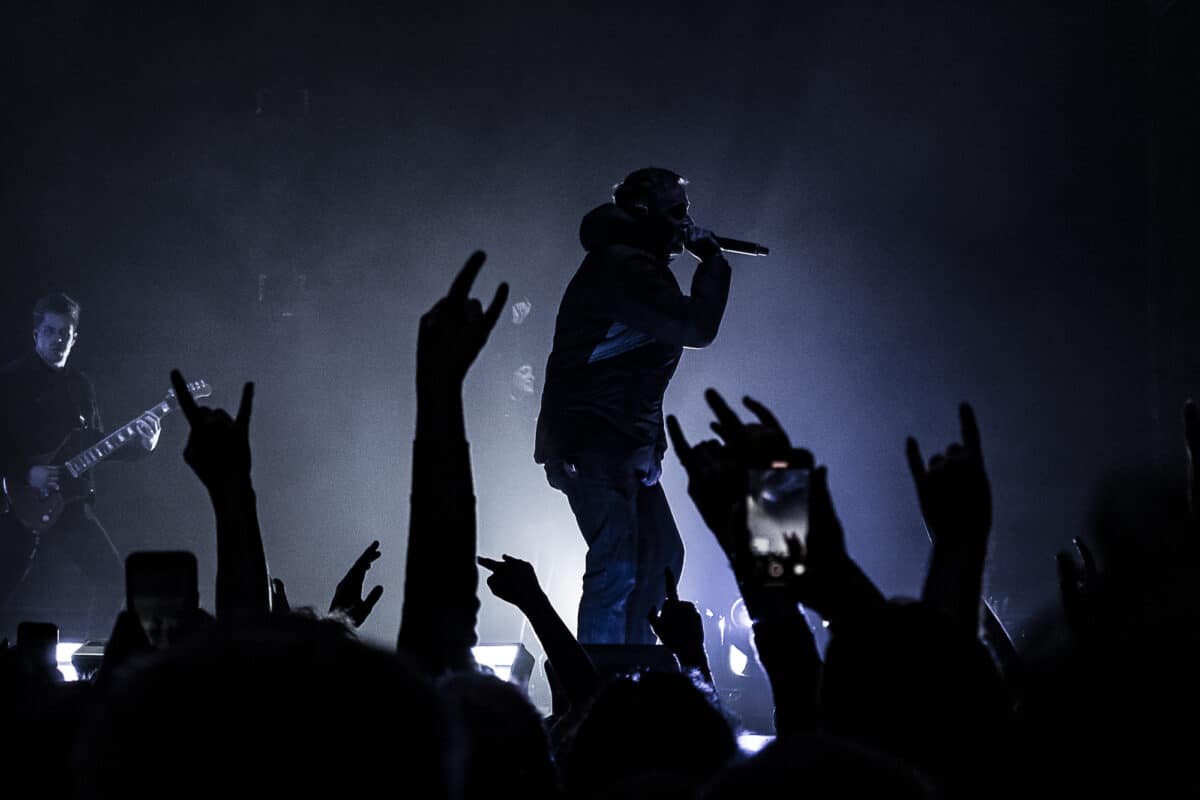 Architects illumine le Zénith de Paris avec une performance transcendante dans le cadre de sa tournée européenne