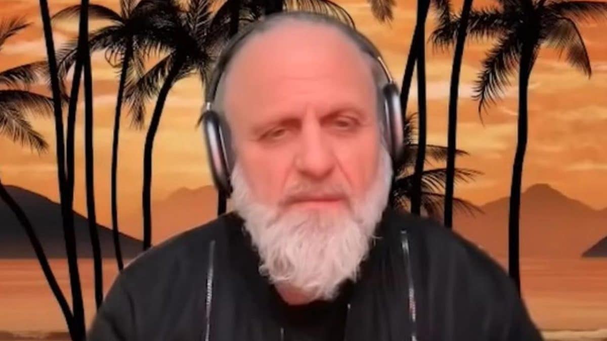 “Je pense à eux tous les soirs” : Clown (Slipknot) admet qu’il songe encore souvent à Joey Jordison et Paul Gray