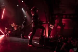 Mark Holcomb cite les nouveaux groupes que les membres de Periphery affectionnent