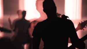 Regardez le nouveau clip de De Mal En Pire, quatuor metal canadien-français, pour Délire Mantique