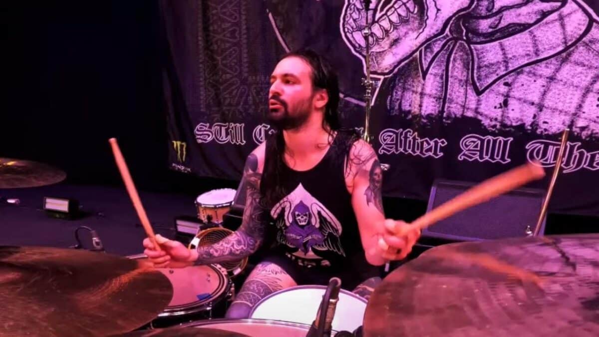 Jay Weinberg (ex-Slipknot) tease un mystérieux “Sandstone” pour le 20 novembre : un premier single solo en approche ?
