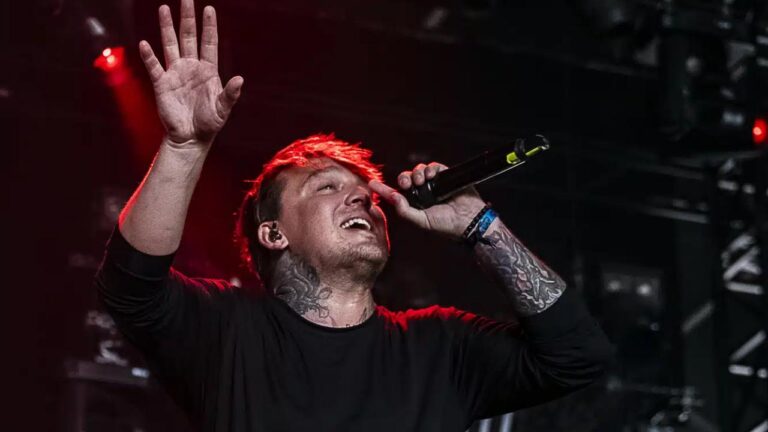 Le claviériste/chanteur Joe Buras quitte Born Of Osiris : “Ce choix n’a pas été fait à la légère”