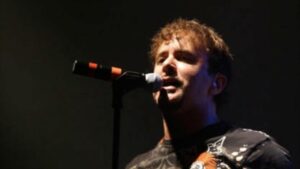 Le monde du rock pleure la perte de CJ Snare, chanteur de Firehouse