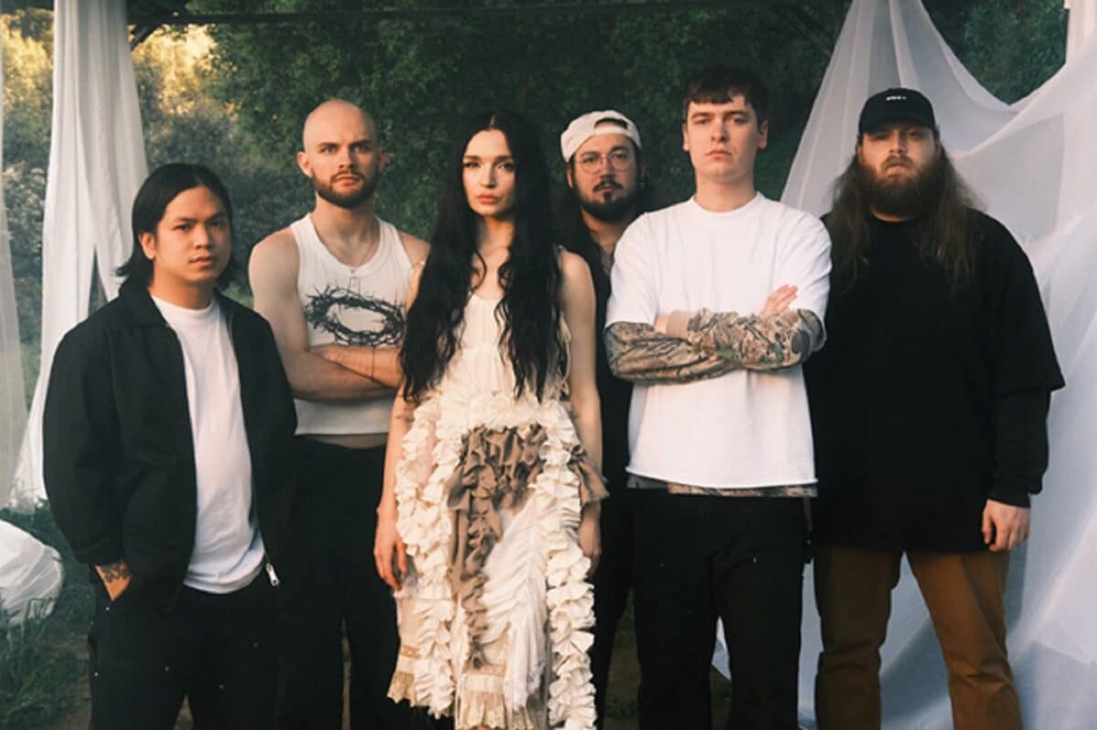 Knocked Loose s&rsquo;associe à Poppy pour un nouveau single, Suffocate