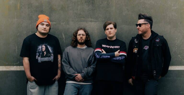 Le groupe français Two Trains Left sort un single chargé d’émotion, Alone