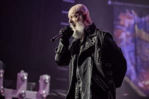 Les légendes du heavy metal britannique en feu : Saxon et Judas Priest en concert épique au Zénith