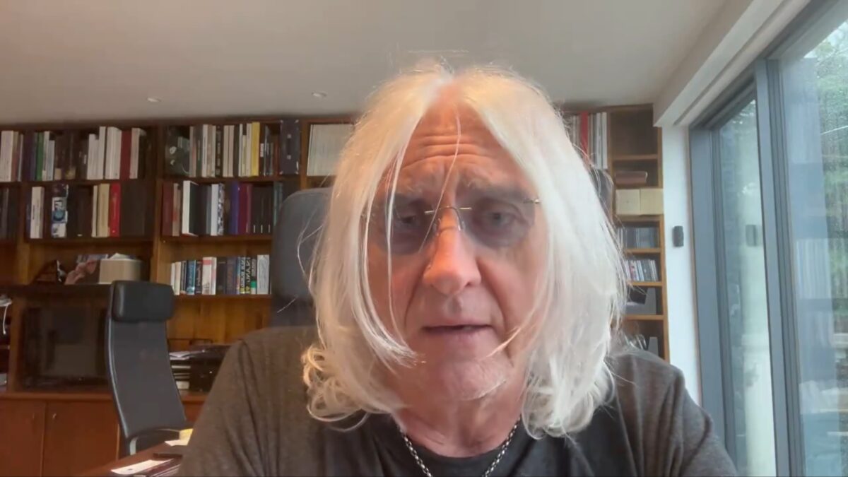 « Ça commence vraiment à m&rsquo;énerver » ; Joe Elliott de Def Leppard met en garde ses fans contre les imposteurs en ligne