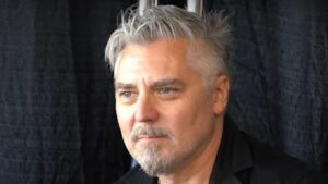 “Nous avons passé un an à écrire cinq chansons…” ; Paul D’Amour évoque son départ de Tool et son parcours au sein de Ministry