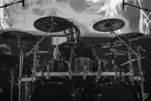 « C’est l’incroyable Kévin Paradis qui enregistrera notre nouvel album » : Benighted retrouve son ancien batteur