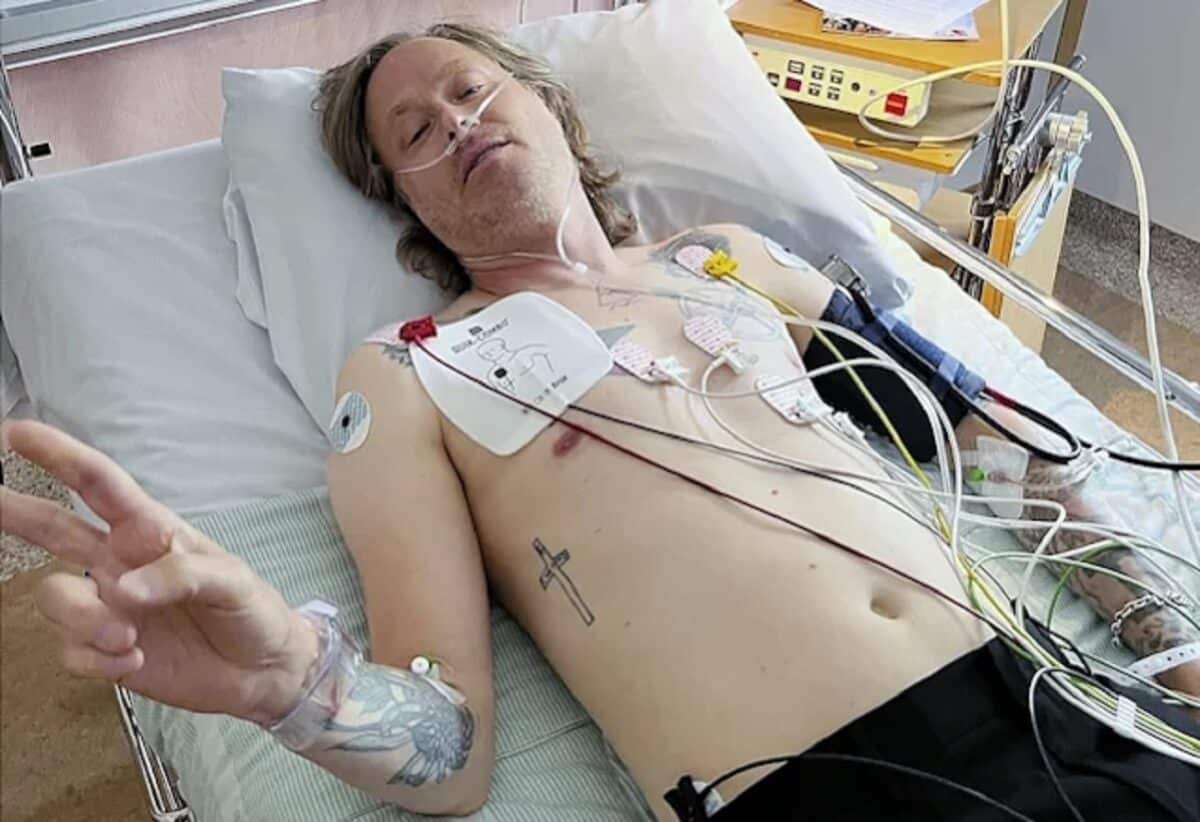 « La vie est étrange et précieuse » ; Dennis Lyxzén, le chanteur de Refused, se remet d&rsquo;une grave crise cardiaque