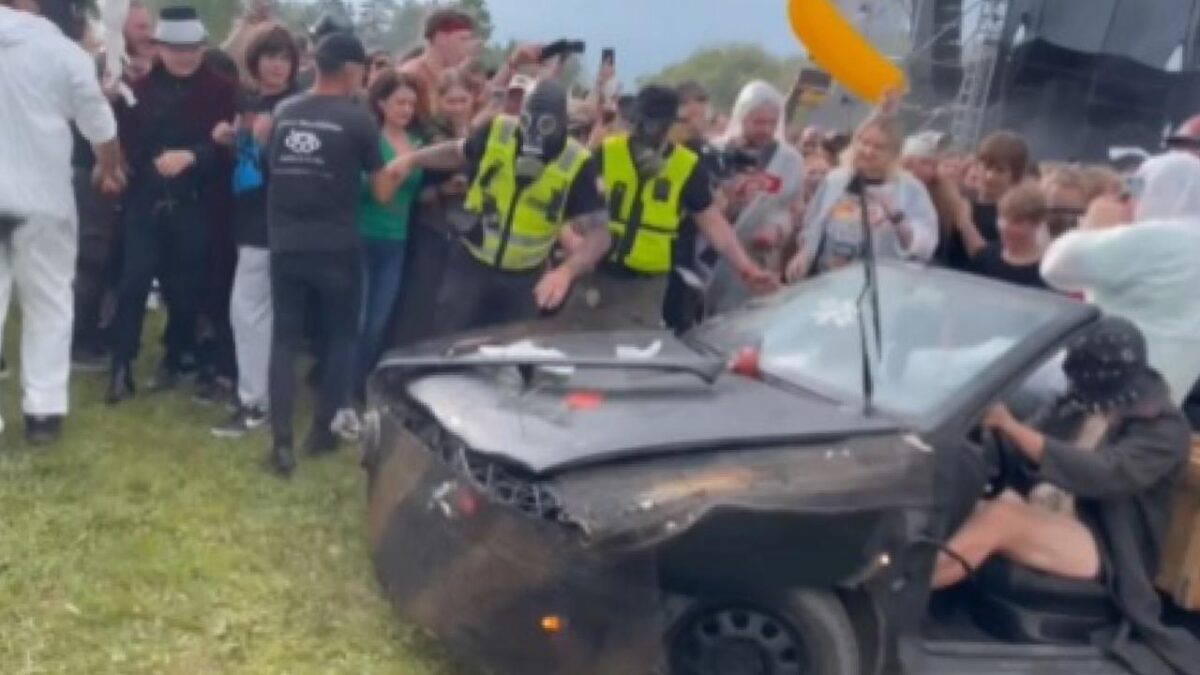 Le mosh pit de Gutalax au Kilkim Žaibu XXIV a accueilli un participant inhabituel : Une voiture