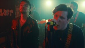 Two Trains Left et Chunk! No, Captain Chunk! sortent un nouveau single, Sail Away