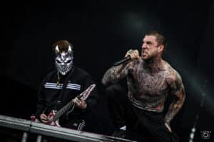 “Au fond, c’est de notre faute : on a pris des décisions stupides” : le guitariste de Slaughter To Prevail rejette tout lien avec l’extrême droite