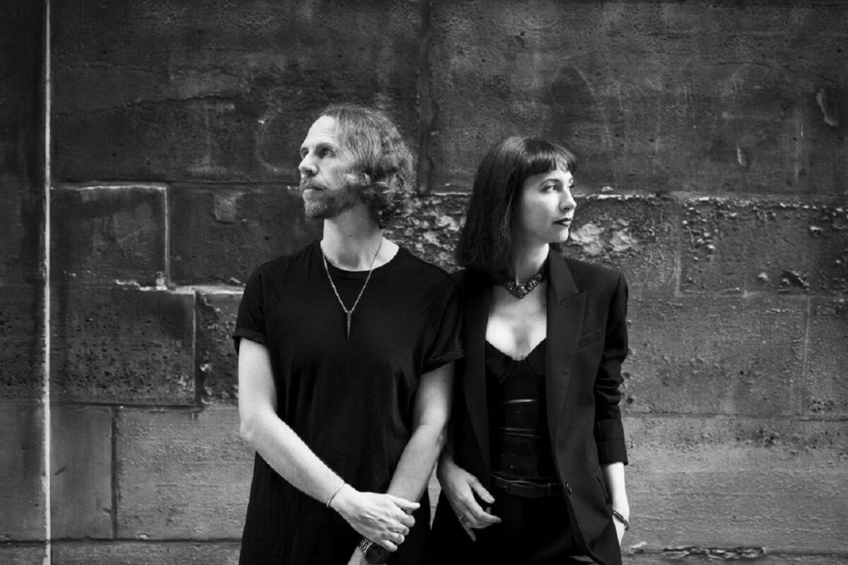 Le Grand Déclin : Lussi, ancienne chanteuse de Mypollux, dévoile un nouveau projet post-metal