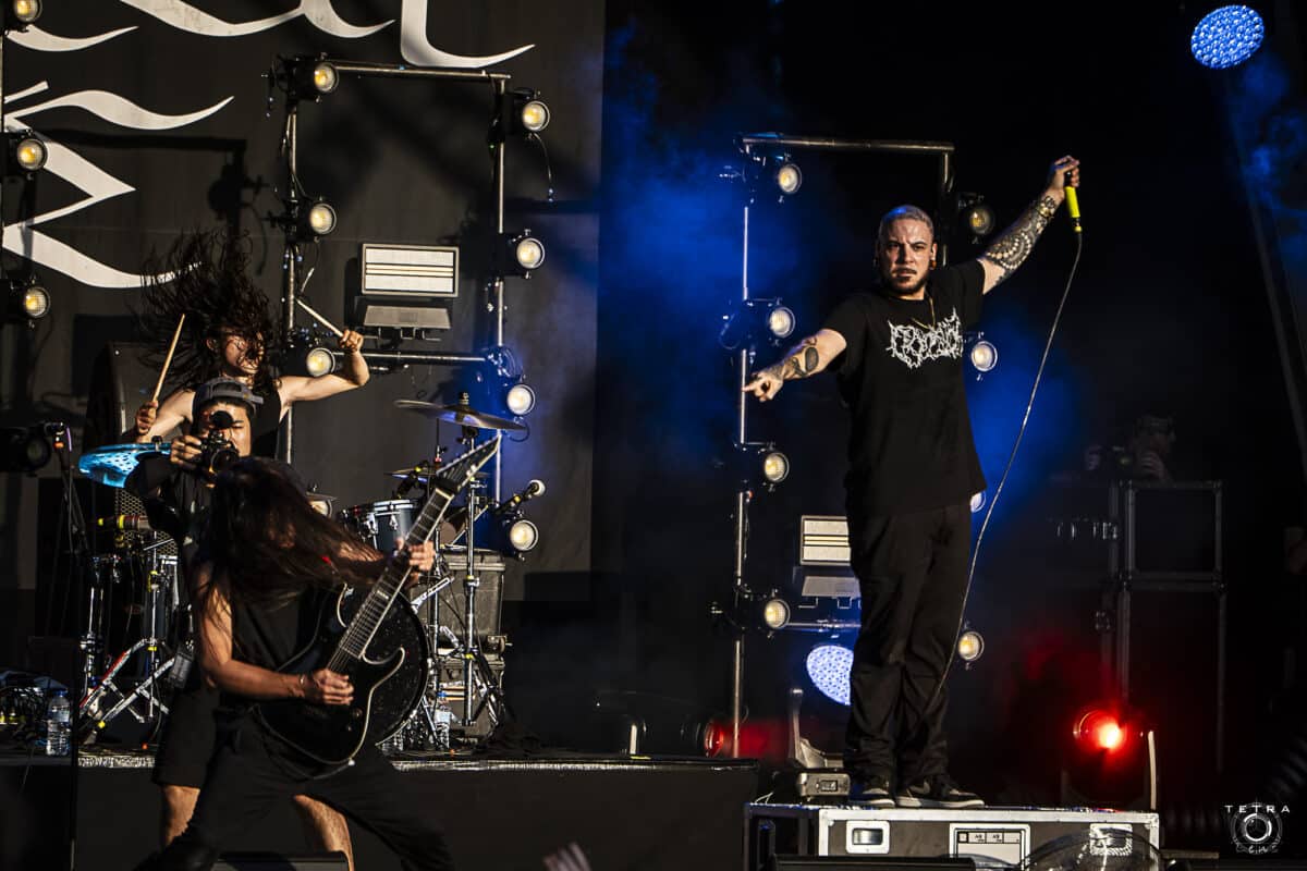 “J’empruntais de l’argent à mes grands-parents” : l’ex-chanteur de Crystal Lake accuse un membre de garder tous les revenus