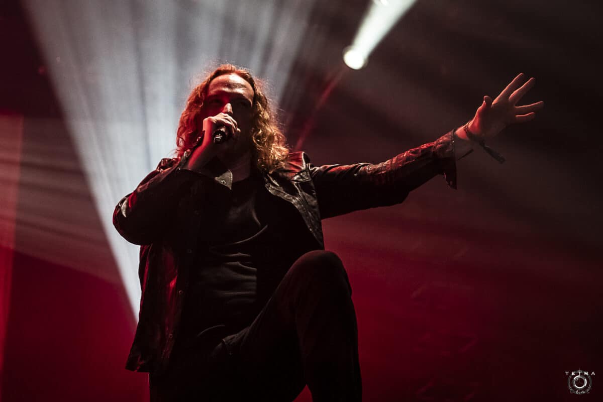 Dark Tranquillity rend hommage à Tomas Lindberg en reprenant At The Gates à Göteborg – vidéo disponible