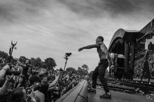 “Ce mec est le seul que j’ai vu sonner mieux en live” : Slaughter To Prevail dévoile sa performance au Warped Tour 2025