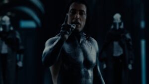 “Préparez-vous à être déçus, losers” : Ronnie Radke tacle le Mayhem Festival et prépare le retour de Falling In Reverse au Vans Warped Tour