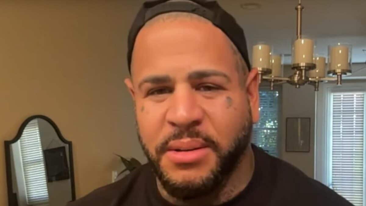 “Ils ont lancé une offensive contre moi pour me discréditer” ; Tommy Vext établit un parallèle entre la pandémie et certaines atrocités historiques et critique ses anciens camarades de Bad Wolves