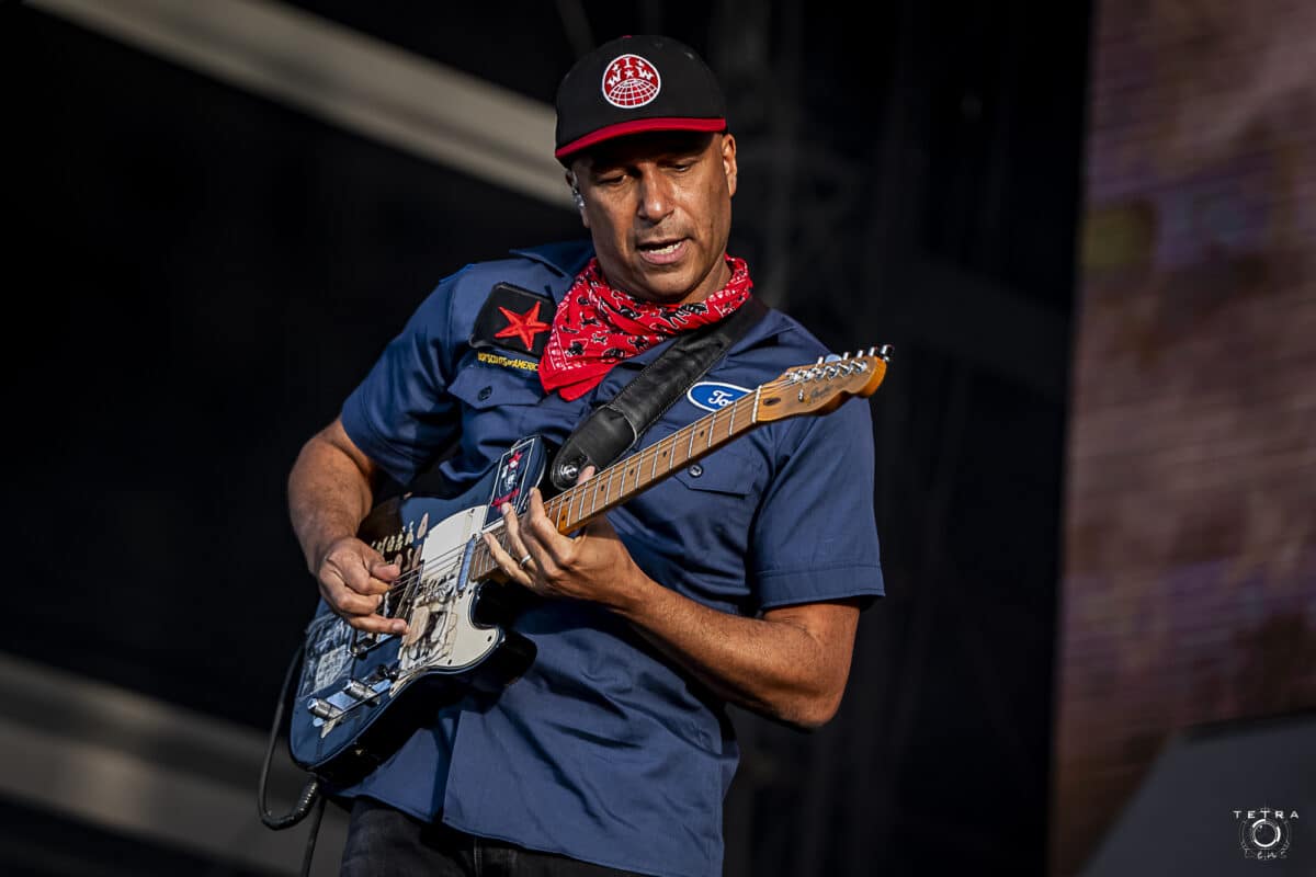 “C’est du puta*n de fascisme” : Tom Morello déchaîné à Minneapolis aux côtés de Springsteen et Rise Against